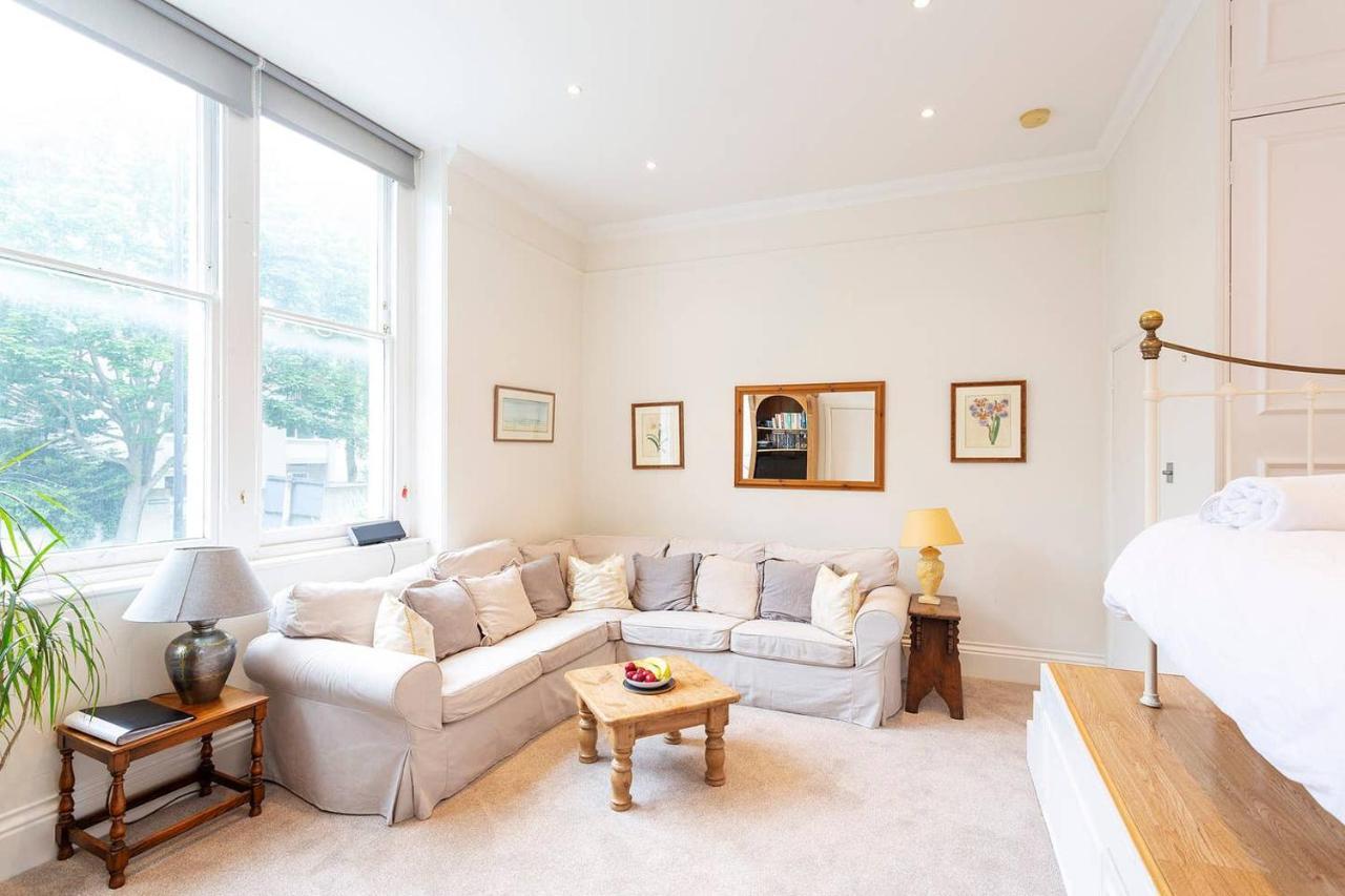 Charming Studio Near Clapham Common Apartment Лондон Екстериор снимка