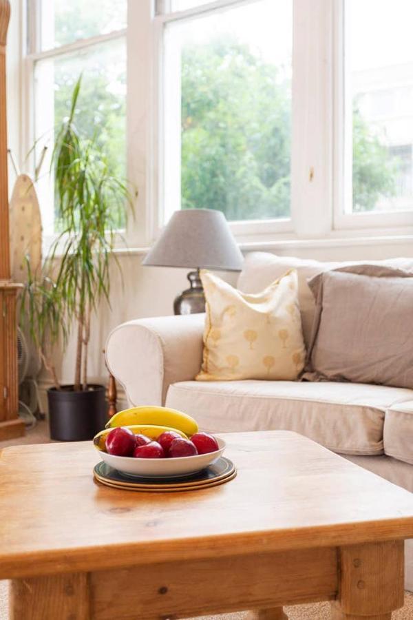 Charming Studio Near Clapham Common Apartment Лондон Екстериор снимка